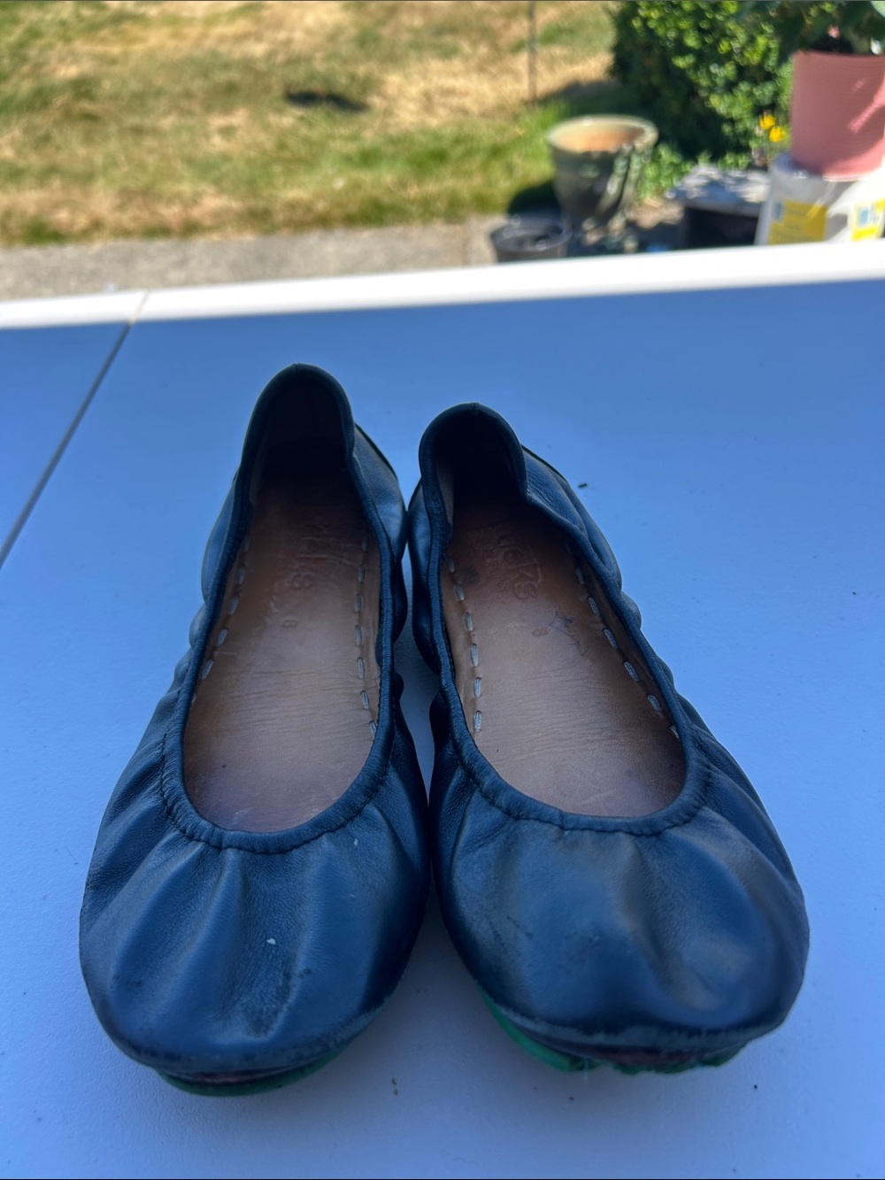 Tieks by Gabriel Women's Black with Green bottom Ballet Flats Size 8 - Picture 15 of 16